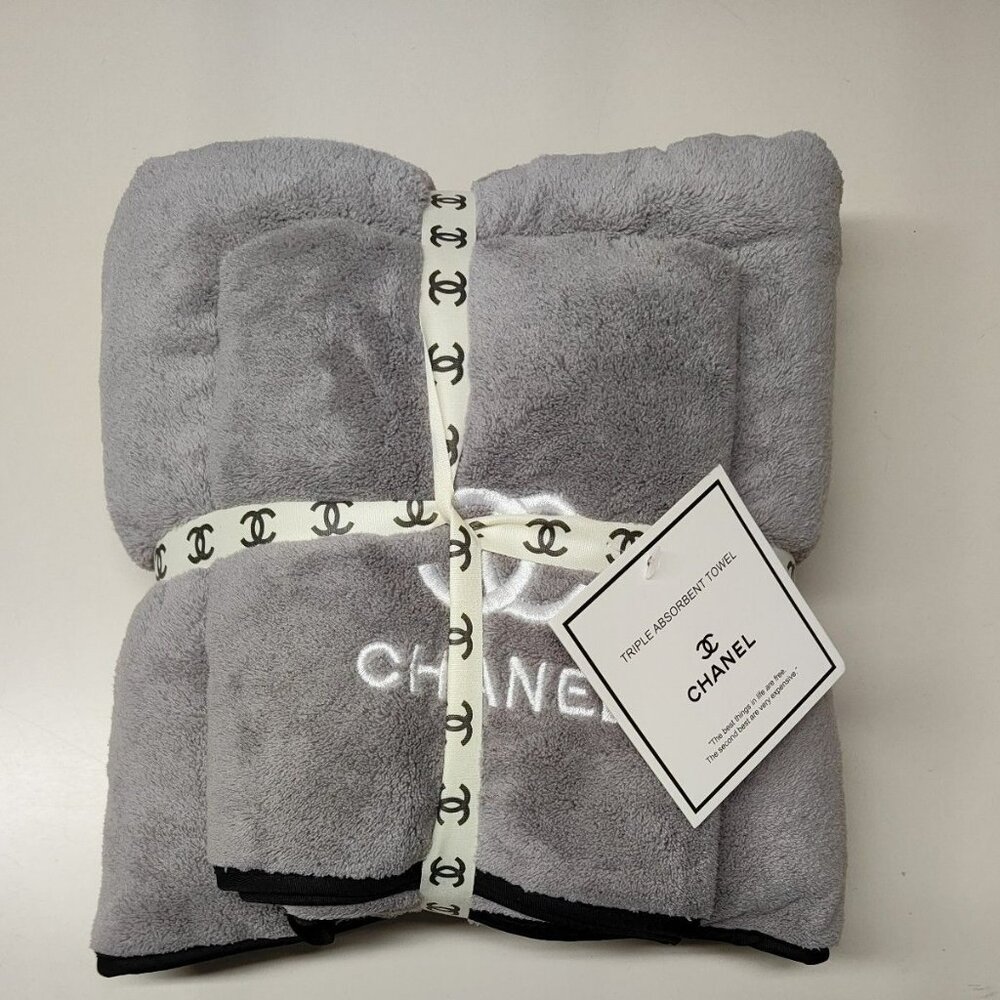 Limited Edition🔥2pcs Chanel Towels GIft Set Large Bath Towel & Face Tow